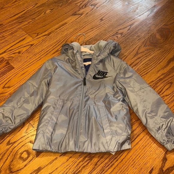 Nike Boy’s Grey Jacket Size 7/L - Picture 1 of 8